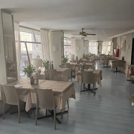 Belvedere Hotel 3*